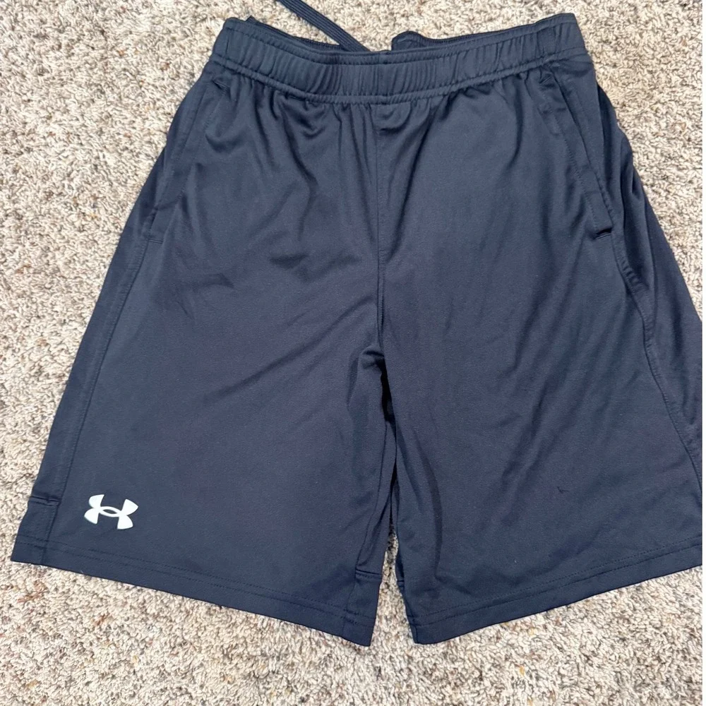 Under Armour Boys Black Athletic Shorts Loose Fit Youth Large YLG Basketball Gym
